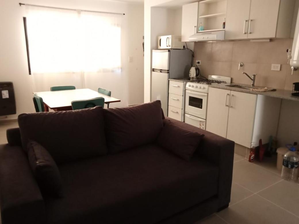 Departamento Calle Mendoza Albus -Acceso Rapido Ruta 22 General Roca Exterior photo